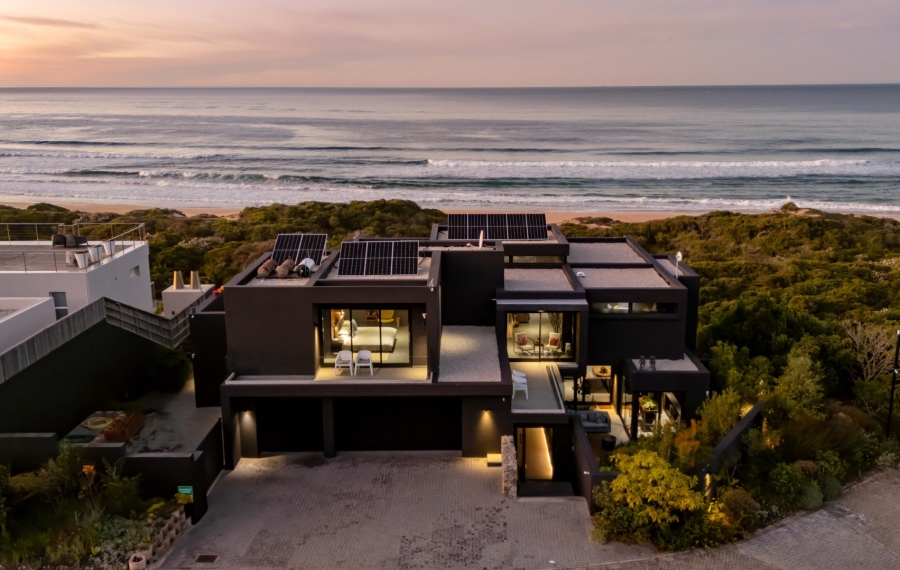 4 Bedroom Property for Sale in Keurbooms Western Cape
